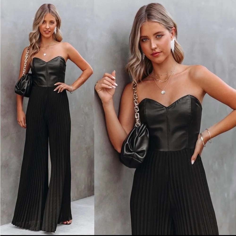 DO + BE Black Faux Leather Strapless Pleated Wide Leg Jumpsuit Size M GY1028